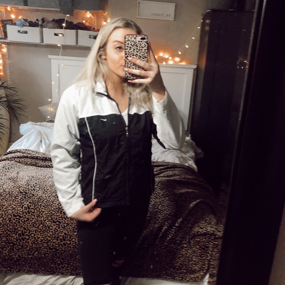 Nike Jackets & Blazers - NIKE windbreaker/jacket S